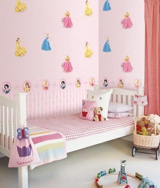 Tại sao nên chọn giấy dán tường cho bé?